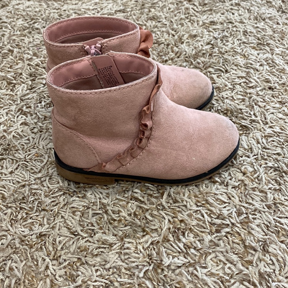 Size 8 cat and Jack ankle boots. Pink.